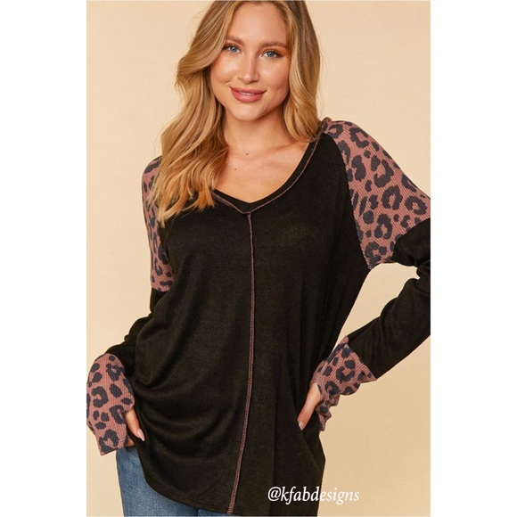 ❤️LAST ONE! V Neck Banded Animal/Color Block w/Thumbholes Reverse Stitch Top! - Picture 2 of 10
